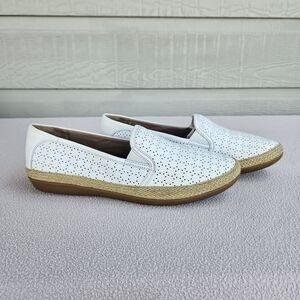 Clarks Danelly Molly Womens SZ 7 1/2 White Eyelet Espadrille Slip-On Loafer Flat
